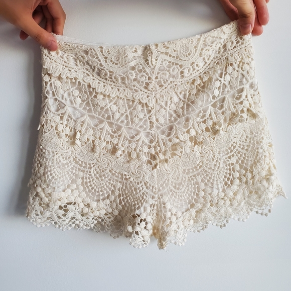Urban Outfitters Off-white Lace shorts - Picture 1 of 4